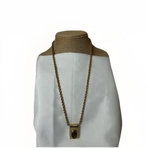 Beautiful Gold Tone 29” Rope Chain With Leopard Print Gold Tone Pendant.